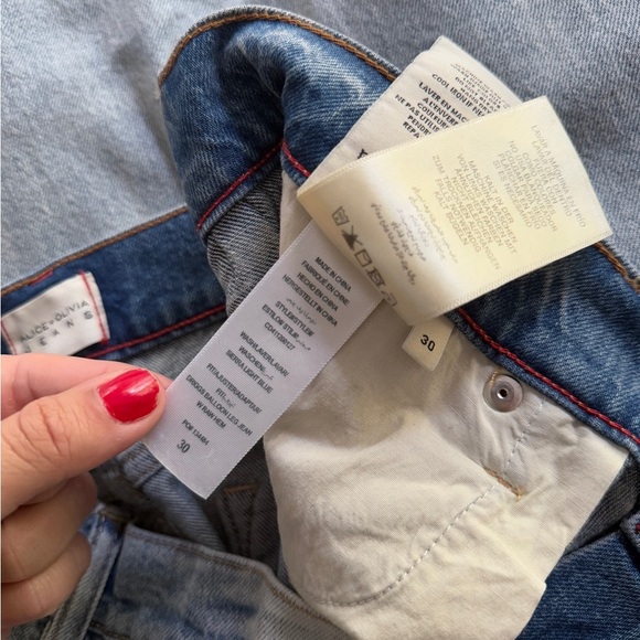 NWT Alice + Olivia Driggs Balloon Leg Barrel Jeans Sierra Light Blue Raw Hem - Picture 7 of 7